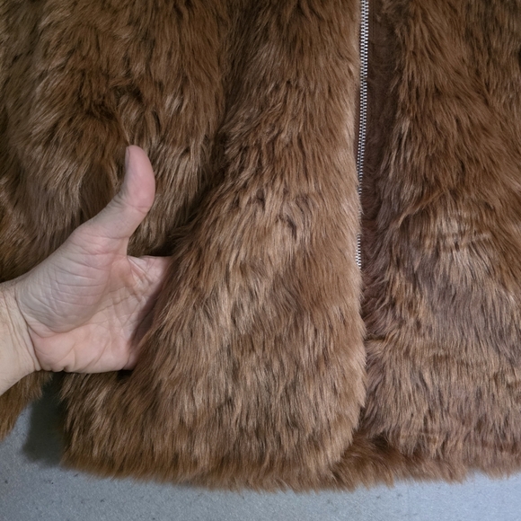 Abercrombie & Fitch Womens Brown Cropped Faux Fur Jacket Size Small - Picture 7 of 12